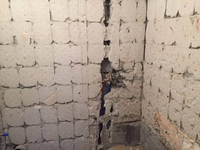 החלפת מקטע צנרת בתוך קיר